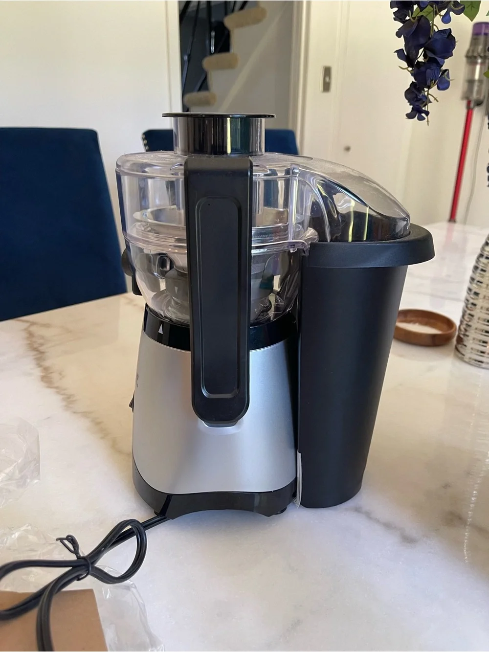 Mini Juicer in Silver and Black - Compact Home Juicer